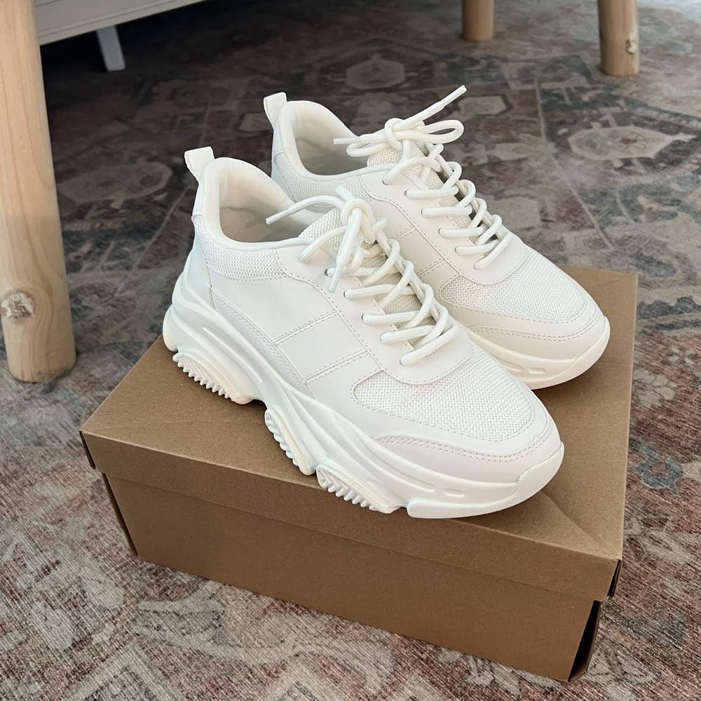 Steve Madden White Chunky Sneakers
